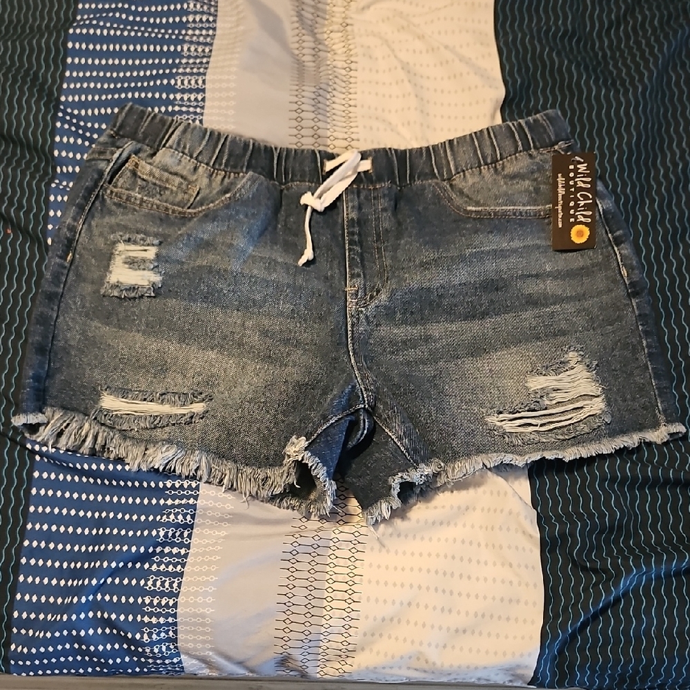 NWT YML Easy Fit Dream Collection Distressed Jean Shorts